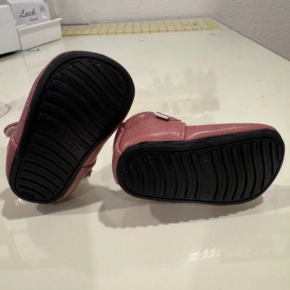 Jack and Lilly Mary Janes - Picture 2 of 3